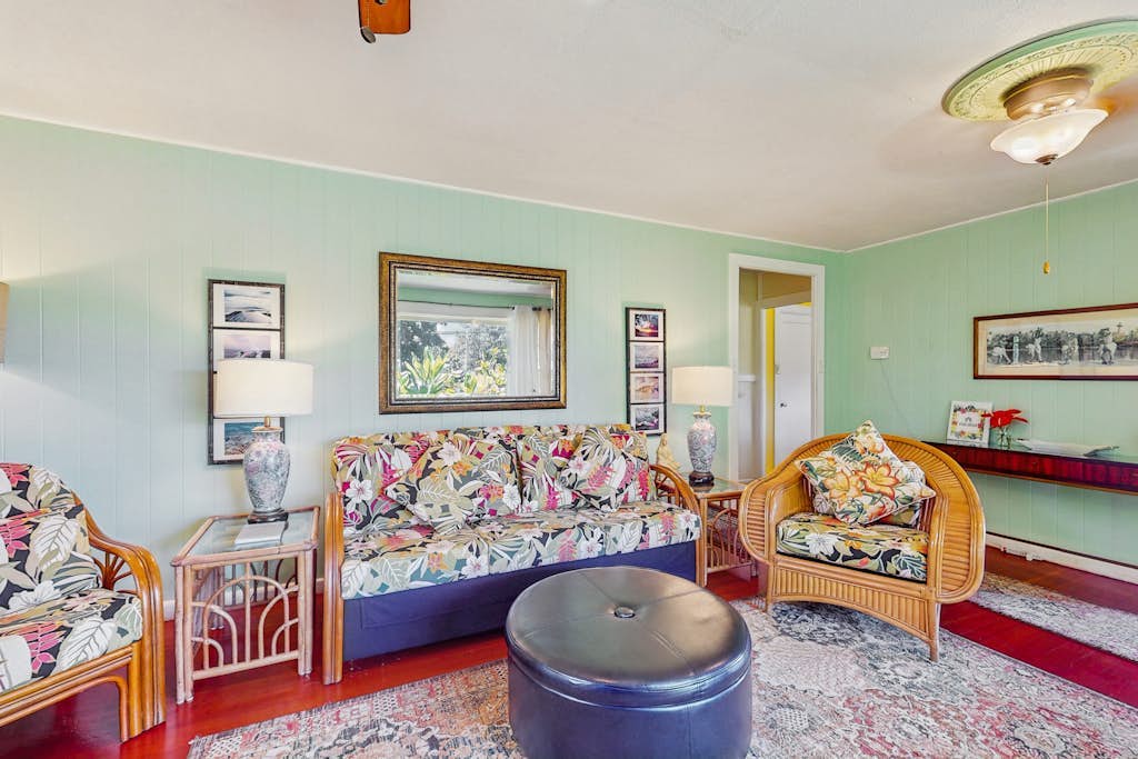 Classic country style home on Hawaii Belt Road near Hilo