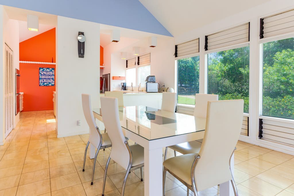 Spacious house with private gas grill, shared pool, close to golf