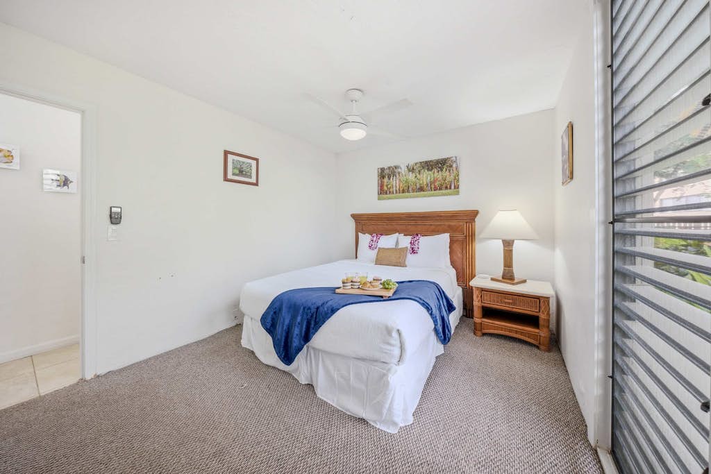 Lovely condo w/free WiFi/shared pool & hot tub - near beaches/shopping/dining