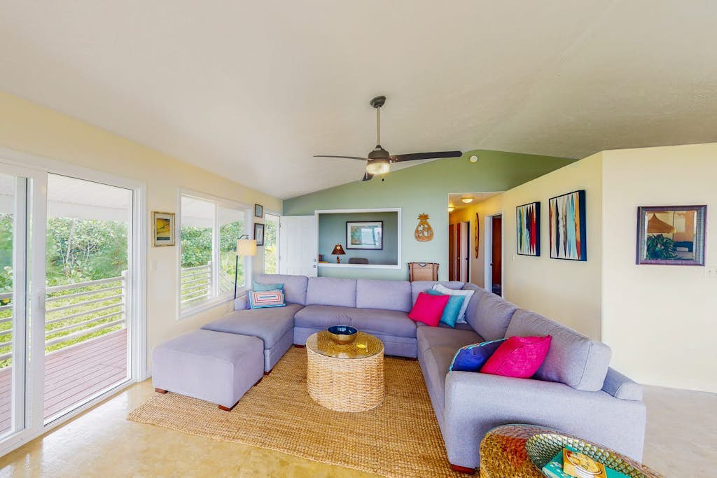 Wonderful oceanfront oasis on the cliffs with breathtaking lanai view & sunrises