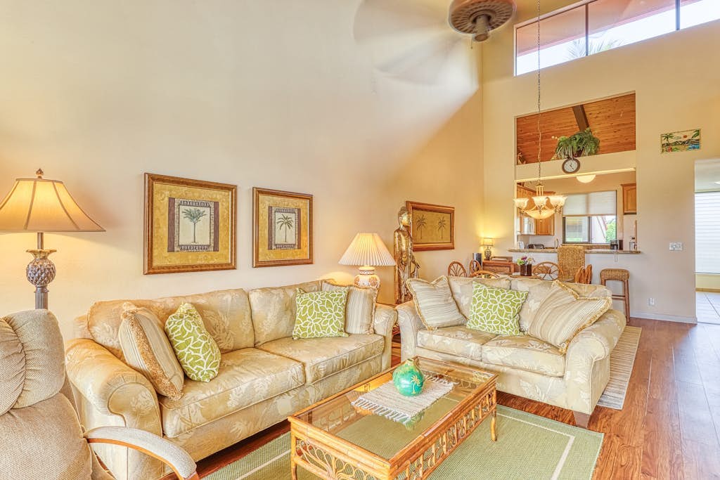 Peaceful home near the ocean with loft, pool, tennis. Ping-Pong & beach chairs