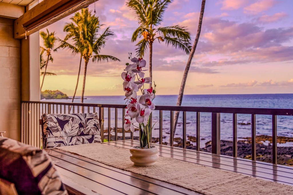 Sunny oceanfront condo with hot tub, pool, balcony & washer/dryer