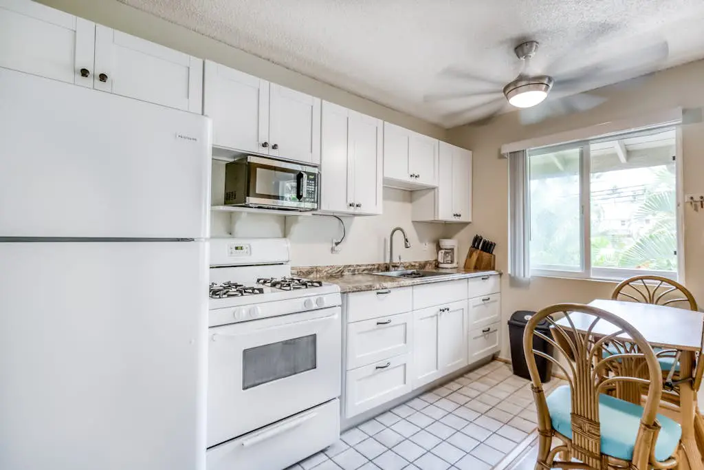 Kona Shores 230