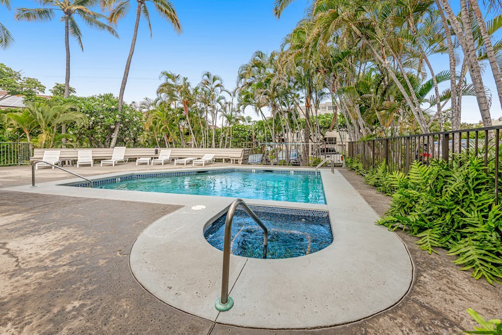 Ocean-view condo with  pool, hot tub, lanai & tropical decor - near dining/shops