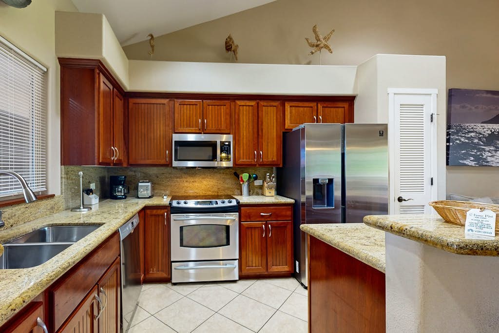 Walk to the Beach Mauna Lani Villa w/ Outdoor Kitchen: Pool, Hot Tub & Gym