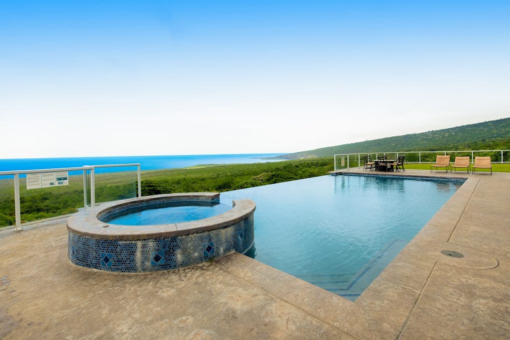 Paradise at Bay View Farms w/ Private Infinity Pool, Hot Tub & Incredible Views