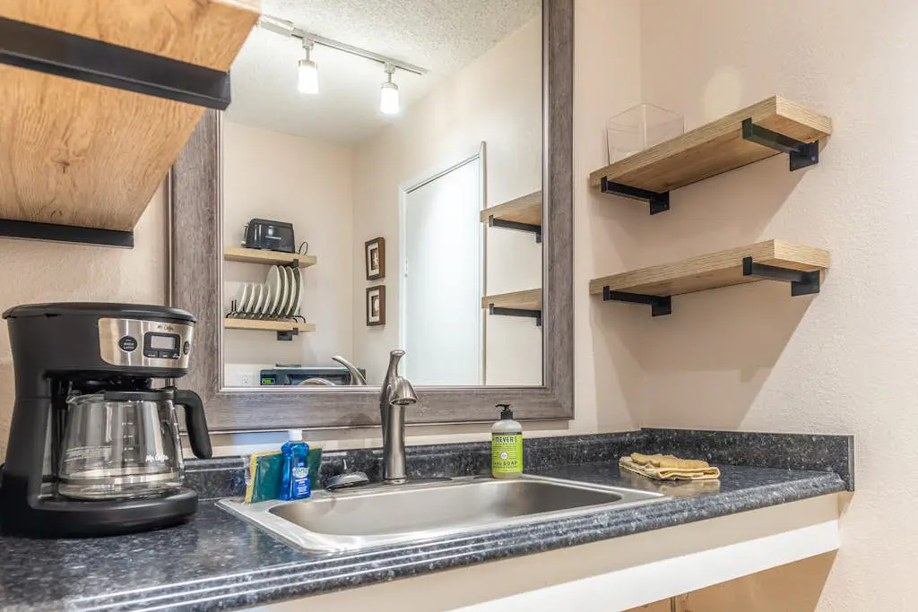 Kona Islander Inn 112