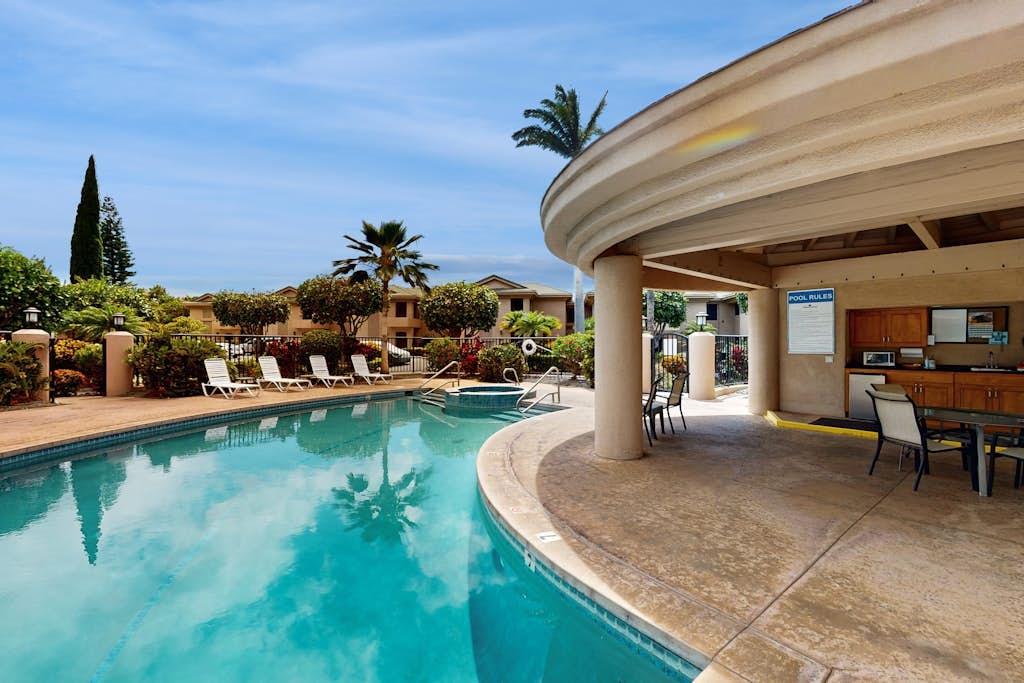 Wonderful home with central AC, heated pool & hot tub - close to dining