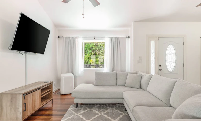Delightful home with private W/D, desk workspace, & a great location