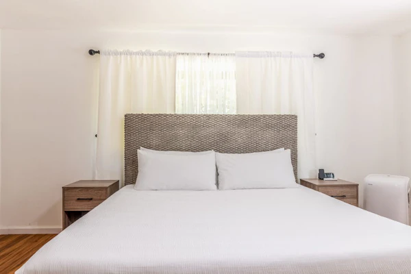 Delightful home with private W/D, desk workspace, & a great location