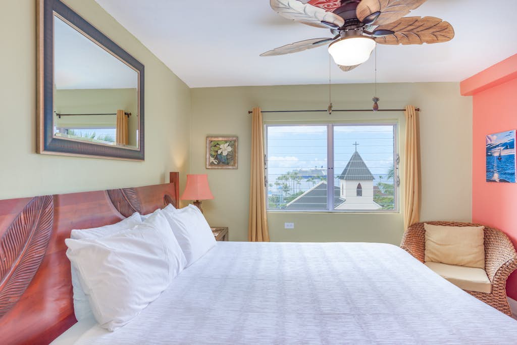 Ocean-view condo with furnished lanai & pool - walk to beach & dining