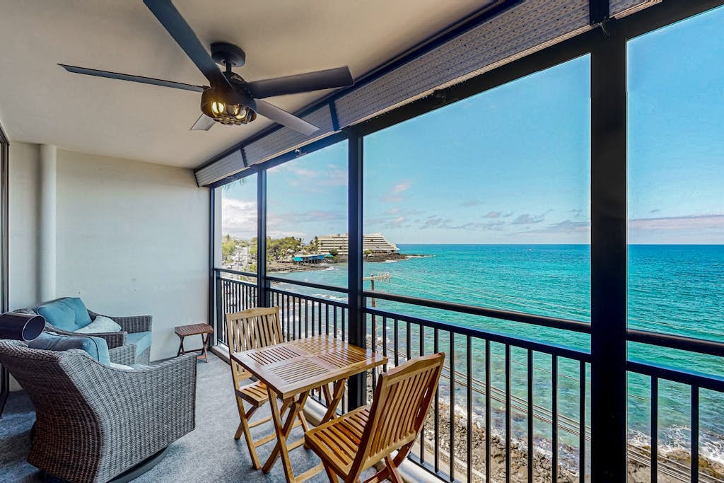 Snowbird-friendly condo with ocean view, pool, washer/dryer, lanai, & grill