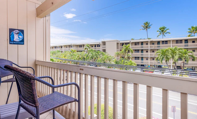 Serene condo with beach access, pool, hot tub, private balcony & washer/dryer