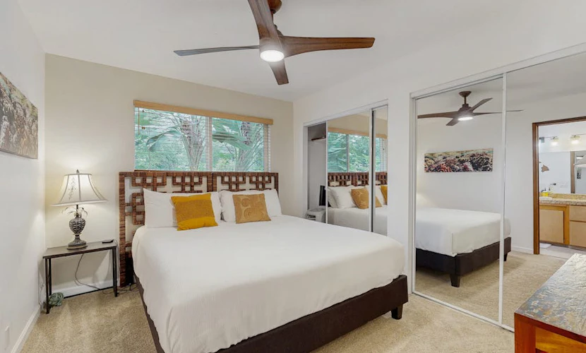 Ocean view, 2nd-floor condo with lanai, pool, great snorkeling & prime location
