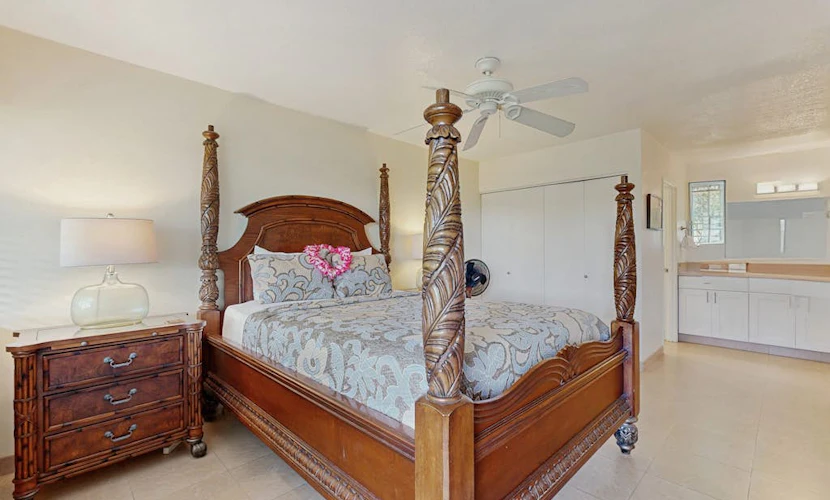 Bright condo with lanai, pool, grill - recently updated