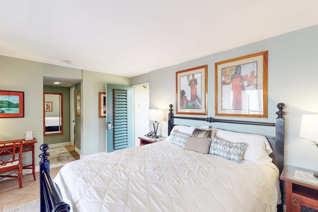 Ocean-view condo with lanai, AC, 2 pools & 8 tennis courts - walk to beach