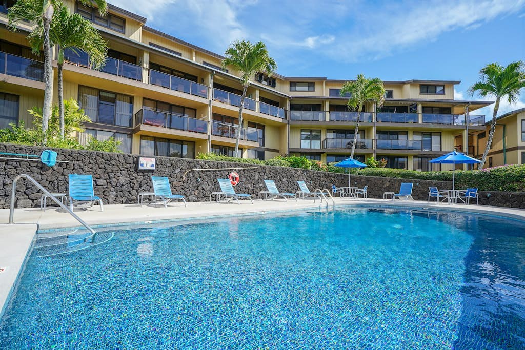 Oceanfront Condo with Shared Pool & Hot Tub, New Central A/C installed