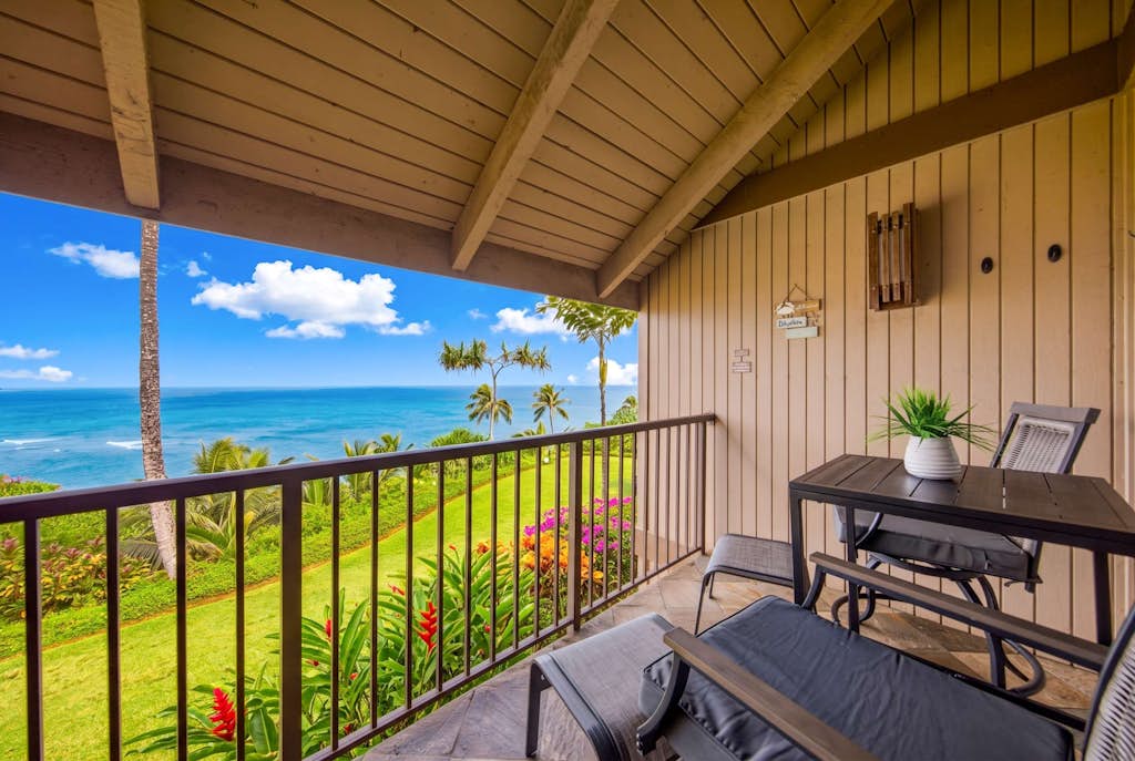 Oceanfront oasis with spectacular Bali Hai views, lanai, hot tub, pool & W/D