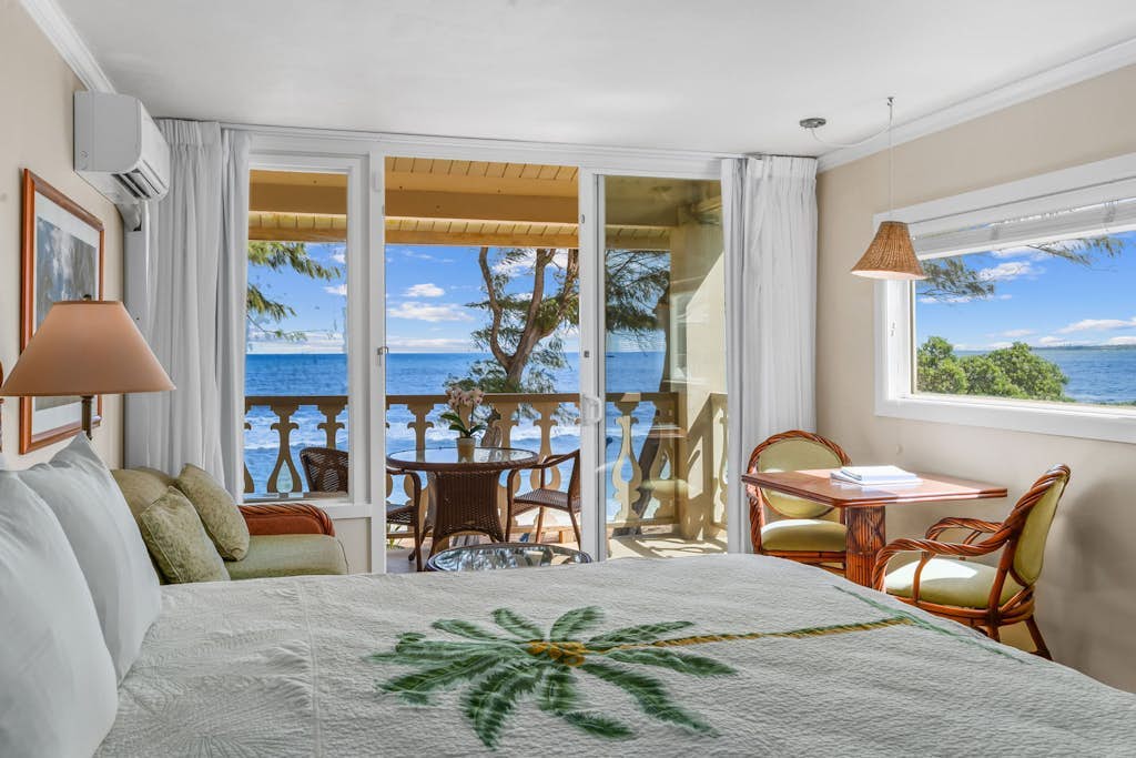 Top-floor beach corner unit - sweeping oceanfront views - beachside pool/hot tub