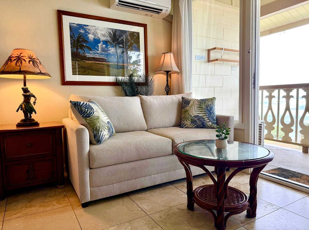 Top-floor beach corner unit - sweeping oceanfront views - beachside pool/hot tub