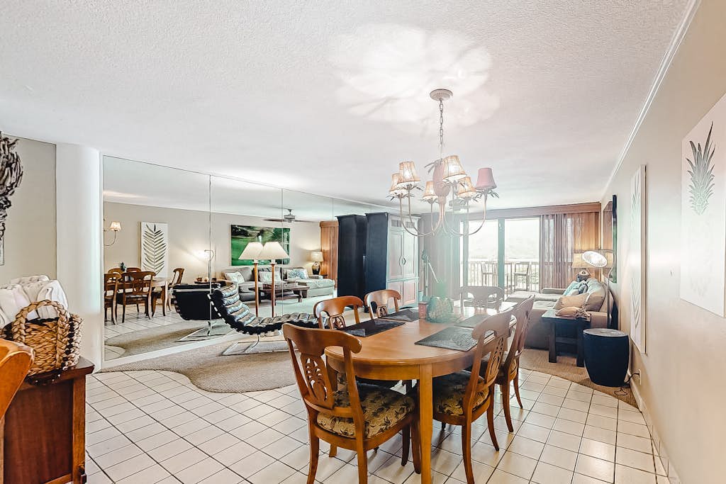 Two-bedroom condo with amazing views of Hanalei Bay - tropical paradise found