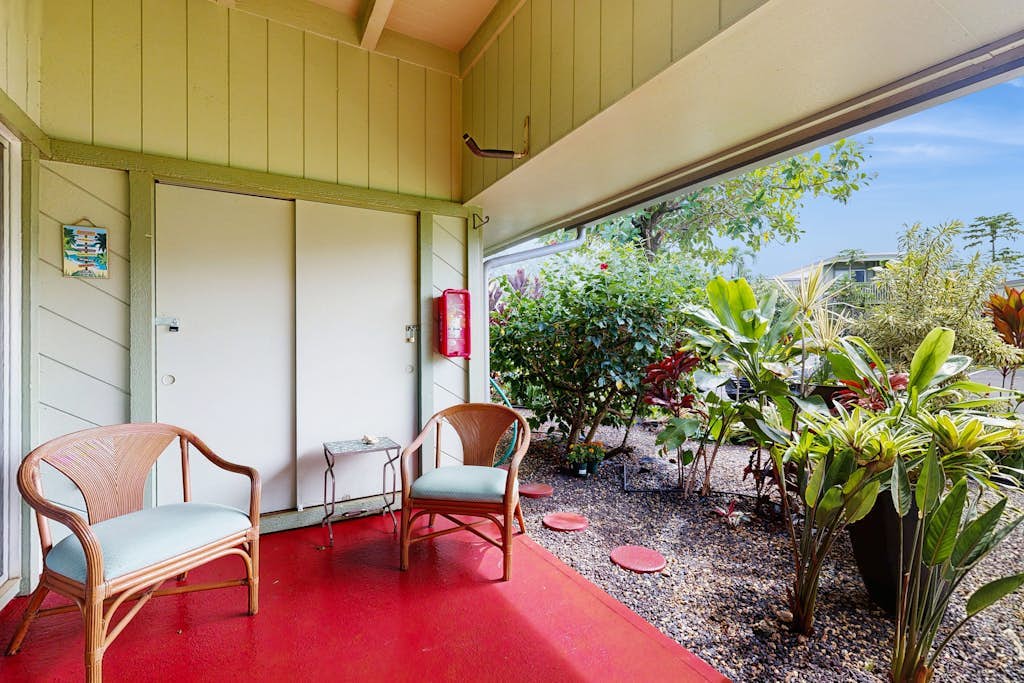 Front Door Parking. Zero Stairs. A/C. Golf Course. Pool. Fast WIFI