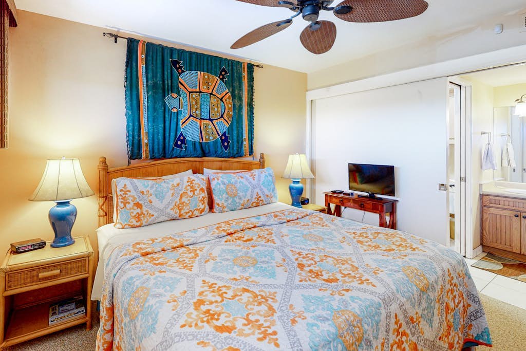 Sugar Beach Resort Condo w/ Shared Grill, Private W/D-Swim, Surf, and More