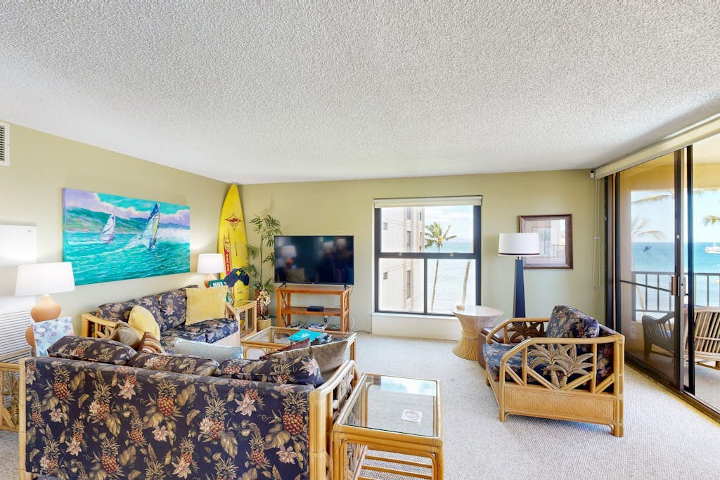 Sugar Beach Resort Corner Unit | Ocean-View Lanai & AC | Heated Pool, Hot Tub