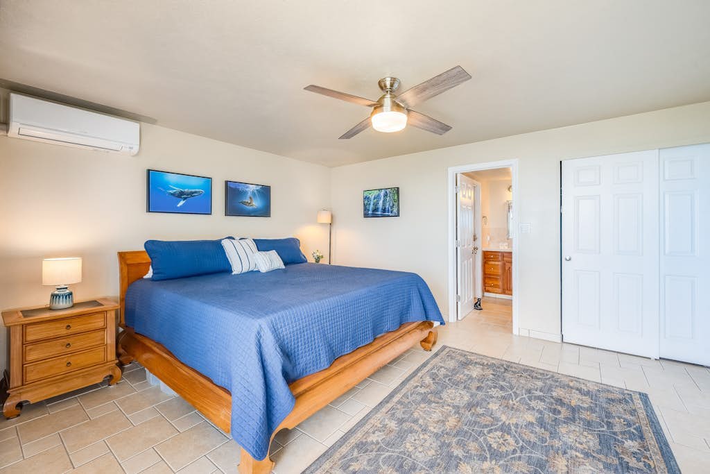 Ocean-view penthouse with beach access, 2 balconies & amazing location