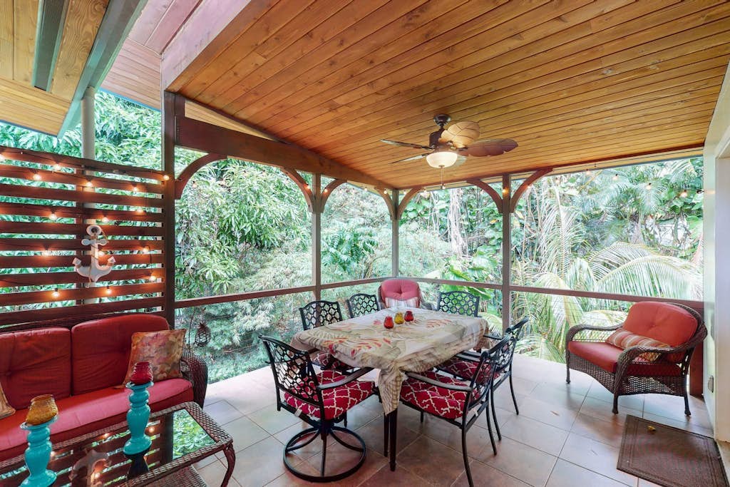 Tranquil Island Escape | Walk to Kehena  Beach | Washer & dryer, WiFi