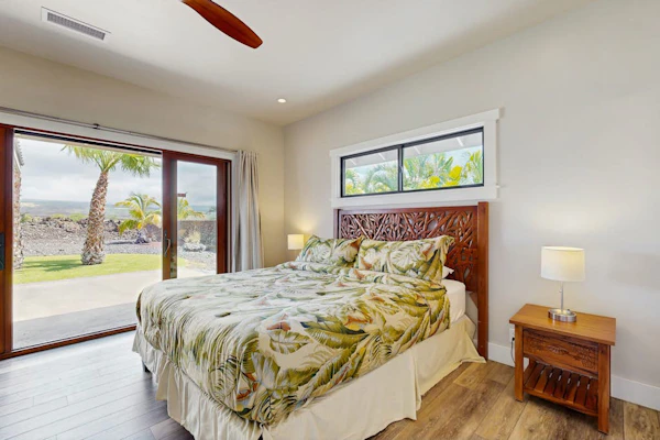 Home with mountain views, lanai, & near the ocean
