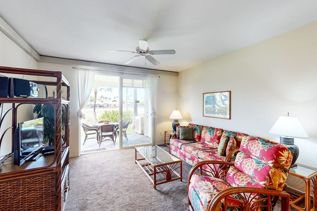 Mountain & Lake-view condo with on-site golf, pool, hot tub, & fitness room
