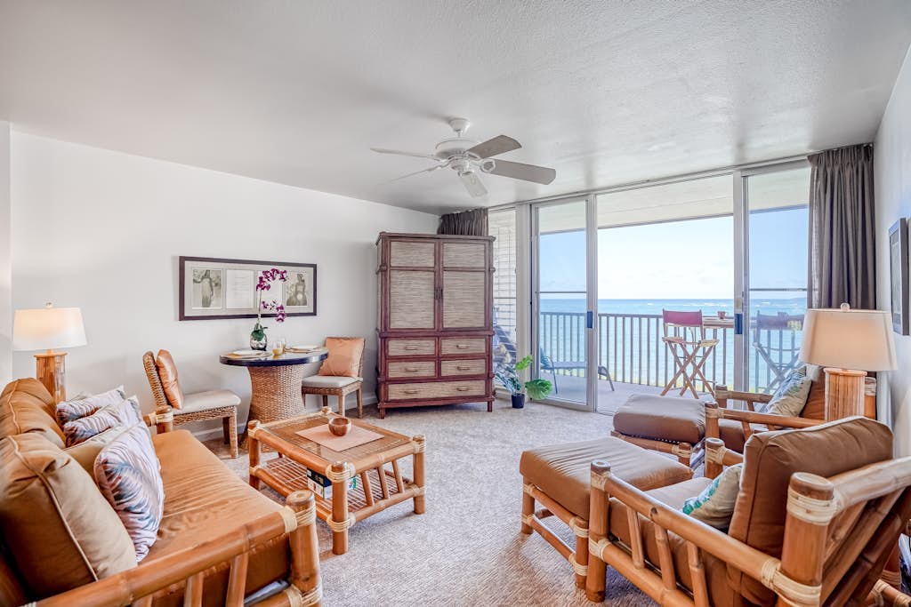 Wailua Bay View Condo w/Private Washer/Dryer, Shared Pool, WiFi - Near Beaches
