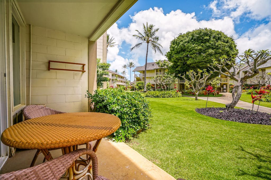 Ground-Floor Studio in Paradise w/ a Shared Pool, Hot Tub, & Beach Access