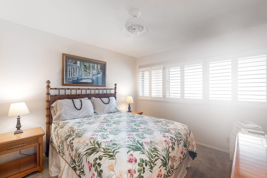 Wailua Bay View condo near surf & sand with pool, ocean views & W/D