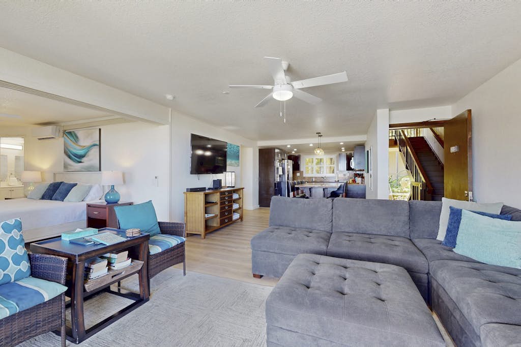 2025 Renovated Condo w/Ocean & Pool Views, Lanai, Shared Pool, & Hot Tub