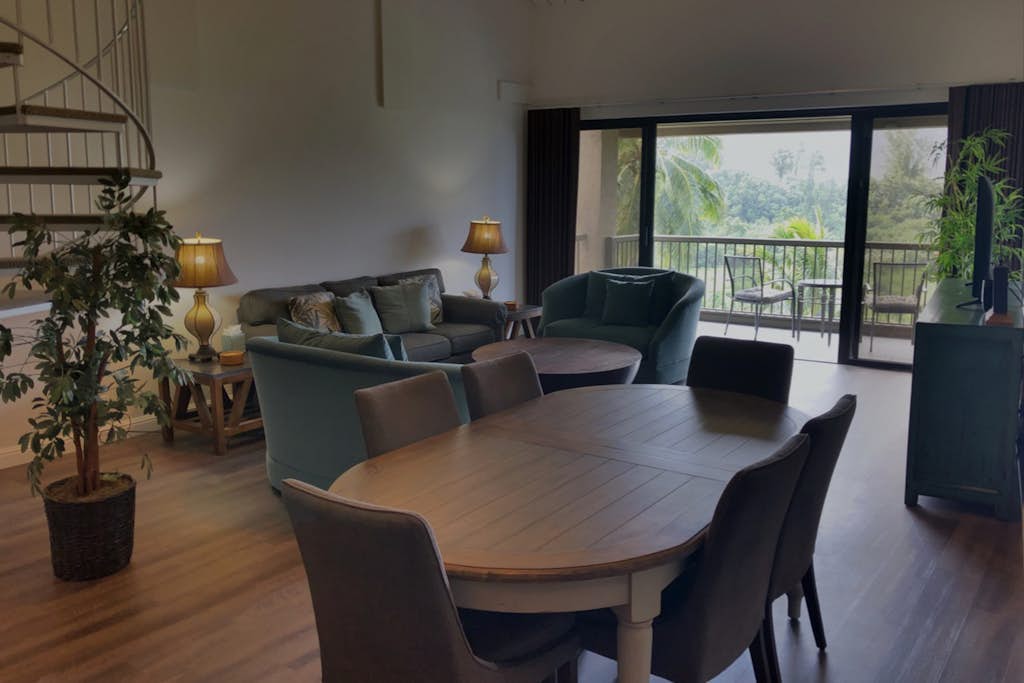 Top-floor condo with amazing ocean/Bali Hai view, lanai, AC, 2 pools & tennis