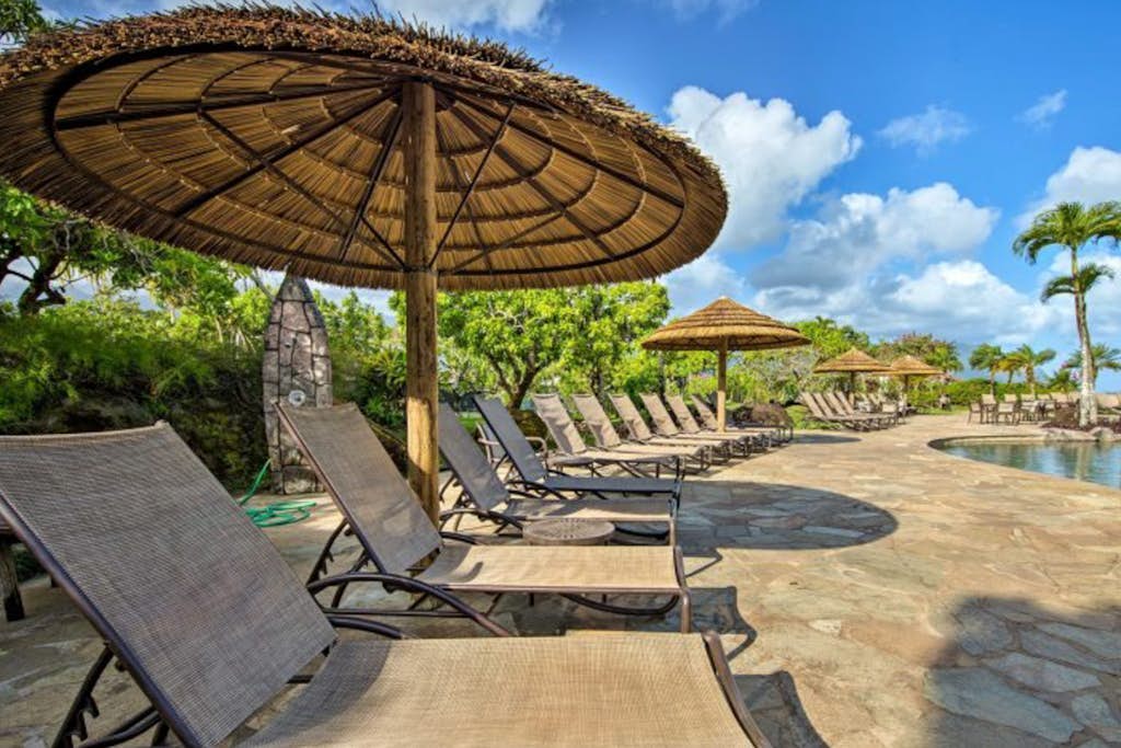Hotel room with view of Hanalei Bay, lanai, outdoor pool, hot tub & grills