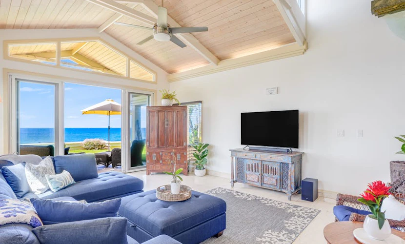 Waterfront retreat with gourmet kitchen, spacious lanai & W/D