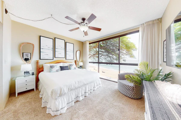 Great Views - Oceanfront Condo w/ Lanai, Pool, Hot Tub & Direct Beach Access