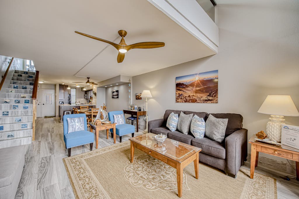 Remodeled Ocean View Condo with Beach Access, Resort Pool & Hot Tub