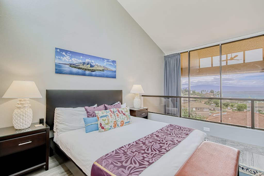 Remodeled Ocean View Condo with Beach Access, Resort Pool & Hot Tub