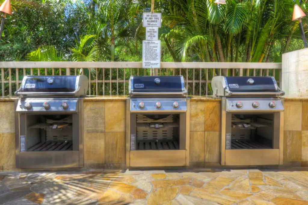 Maui Banyan Q203