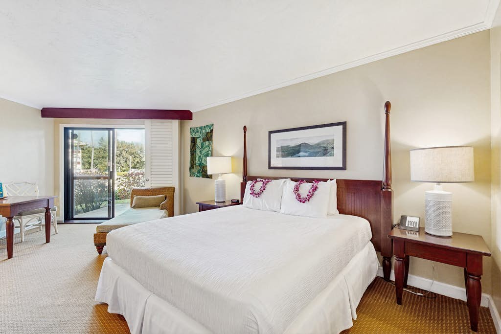 Ground floor studio, near the ocean - amazing pools, gym, spas, & restaurants