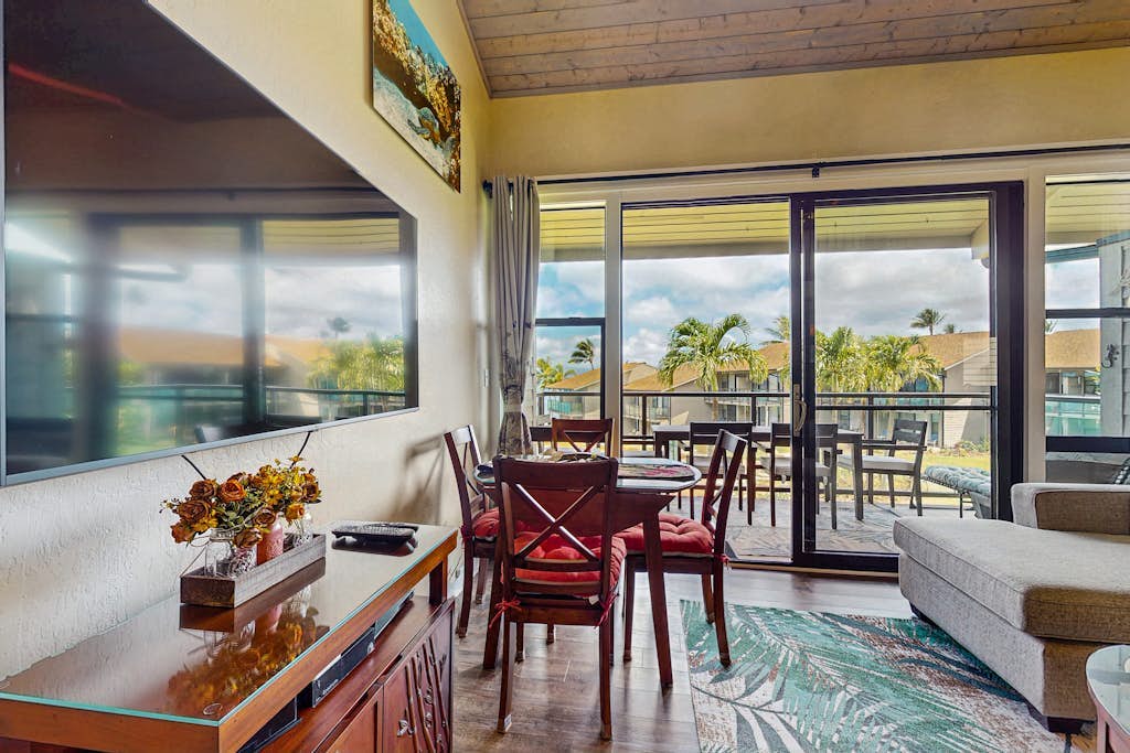 Mahina Surf 221 | 2 Bed Lahaina, HI Condo | Vacasa