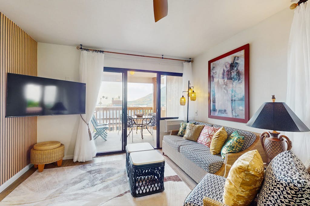Newly renovated condo with multiple lanais, A/C, heated saltwater pool & tennis
