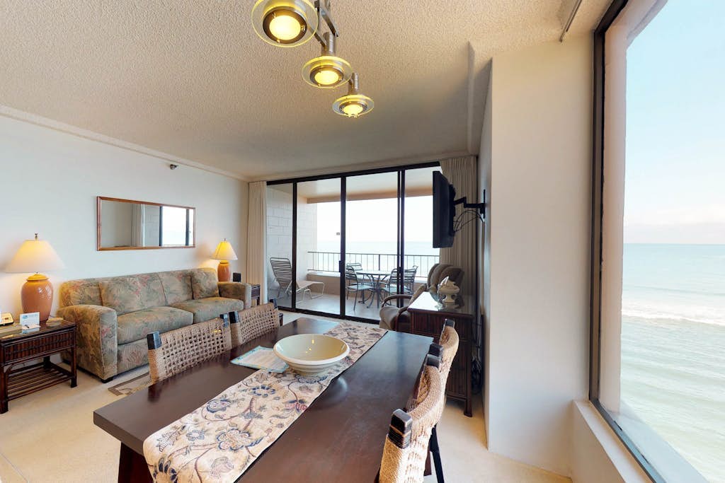 Lovely Ocean-View Condo with Lanai, Shared Pool & Hot Tub - Walk to Beaches