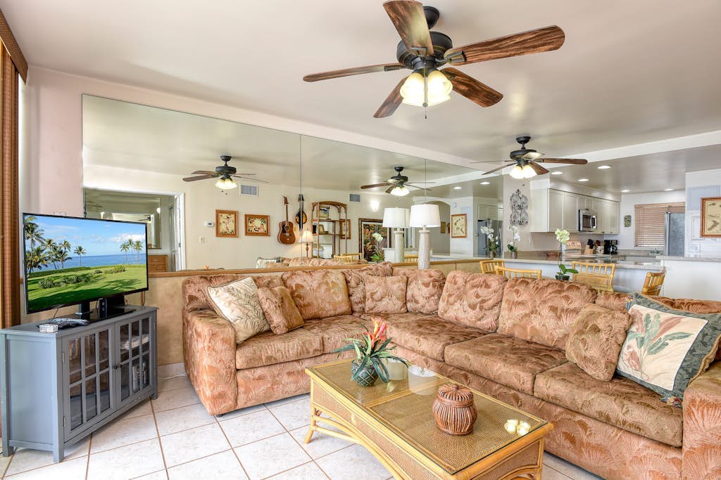 Oceanfront condo with pool & balcony - walk to dining, activities, and more