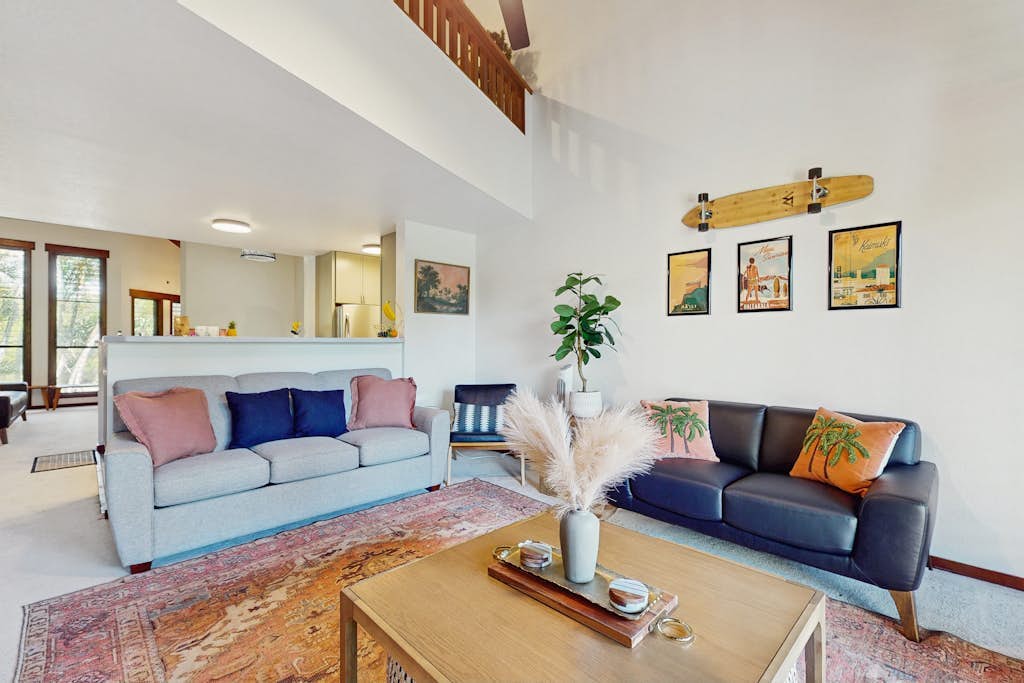Spacious, family friendly Waikomo Streams condo with pool - walk to Baby Beach