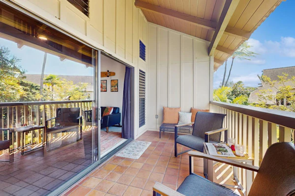 Spacious, family friendly Waikomo Streams condo with pool - walk to Baby Beach